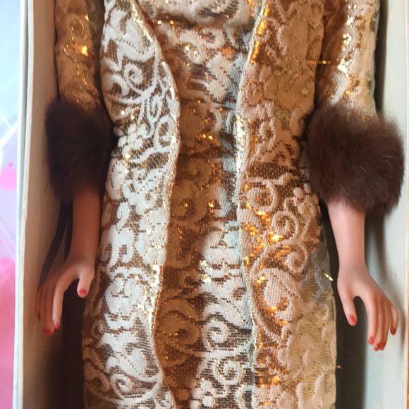 Vintage Barbie Doll bubble cut with Box & stand - Picture 10 of 16